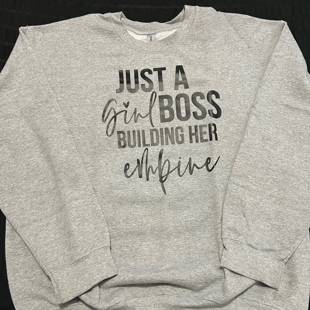 Gildan Gray Heavy Blend Sweatshirt